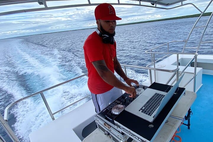 Private Full-Day Catamaran Charter to Saona Island from Punta Cana photo 6