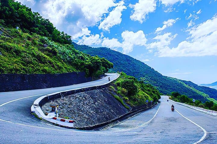 Hai Van Pass Scenic Private Transfer: Da Nang to Hue by Car photo 3