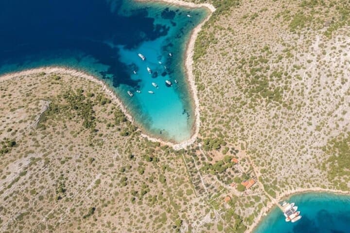 Kornati Day Cruise: Lojena Beach, Mana Cliffs & Kukljica from Zadar