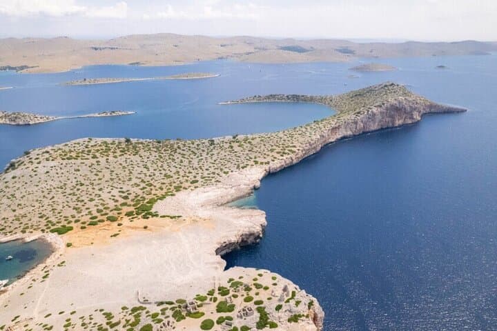 Kornati National Park Boat Tour to Mana and Kornat — Snorkel, Cliff-Jump and Captain’s Lunch photo 3