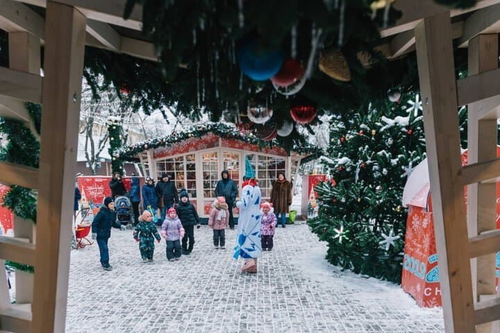 Williamsburg Winter Wonderland: Private Historic Holiday Stroll in Colonial Williamsburg photo 2