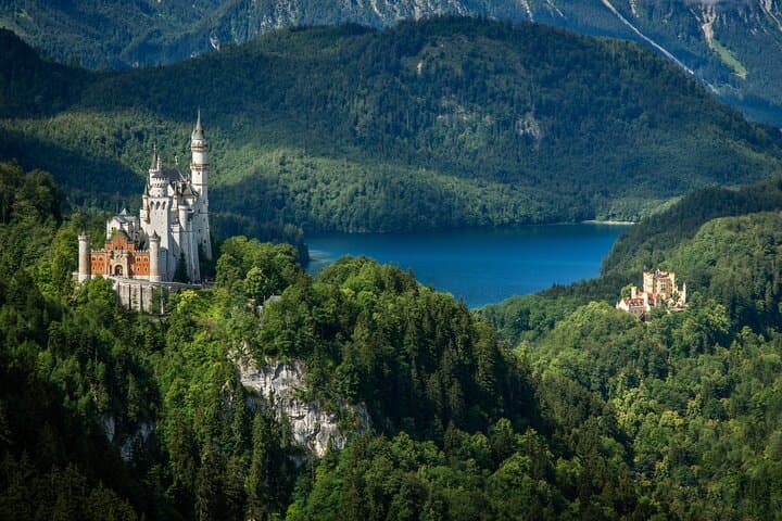 Skip-the-Line Neuschwanstein Castle Tour from Hohenschwangau photo 2