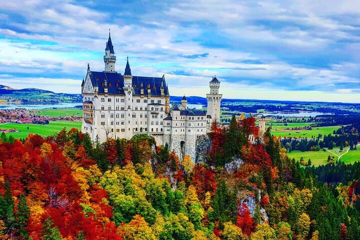 Skip-the-Line Neuschwanstein Castle Tour from Hohenschwangau photo 4