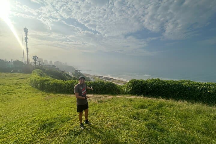 Run Lima’s Coastline: Miraflores Malecon Jogging Tour (90 min)