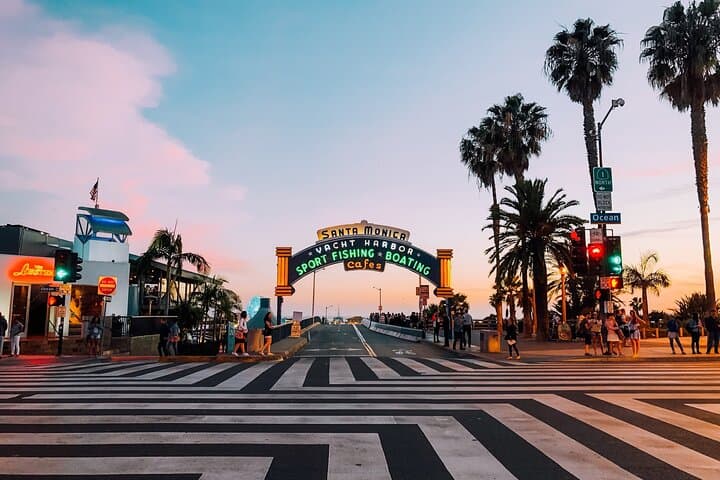 LA’s Iconic Gems Private Tour: Half-Day Star-Studded Adventure photo 2