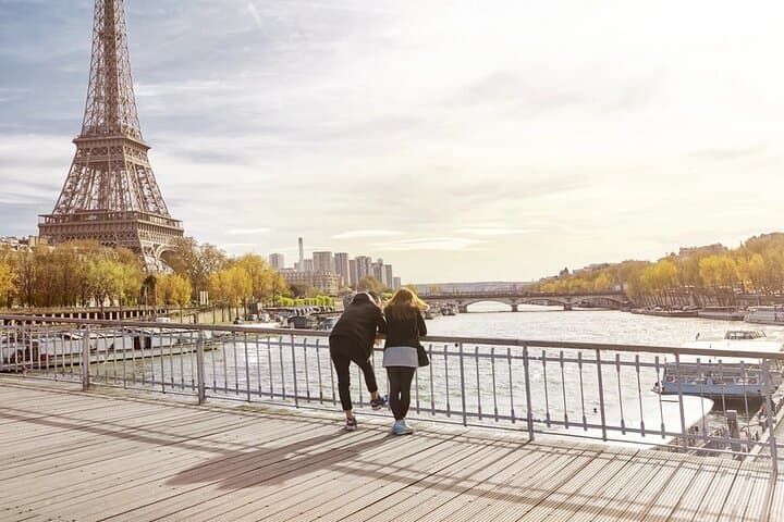 4-Hour Paris Walking Tour: Eiffel Tower, Louvre & Seine Cruise with Local Guide