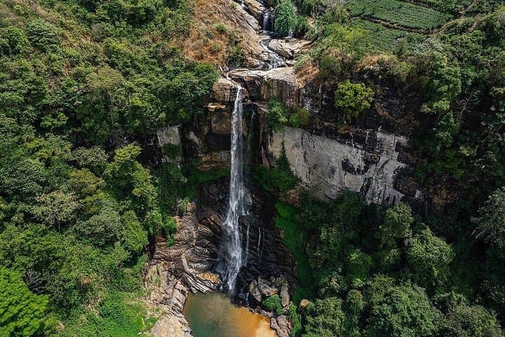 Ella Private Day Tour With Scenic Train Ride, Tea Estates & Ramboda Falls photo 5