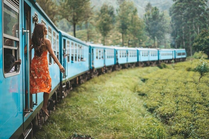 Ella Private Day Tour With Scenic Train Ride, Tea Estates & Ramboda Falls photo 2