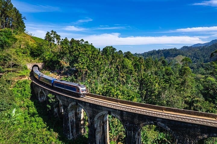 Ella Private Day Tour With Scenic Train Ride, Tea Estates & Ramboda Falls photo 3