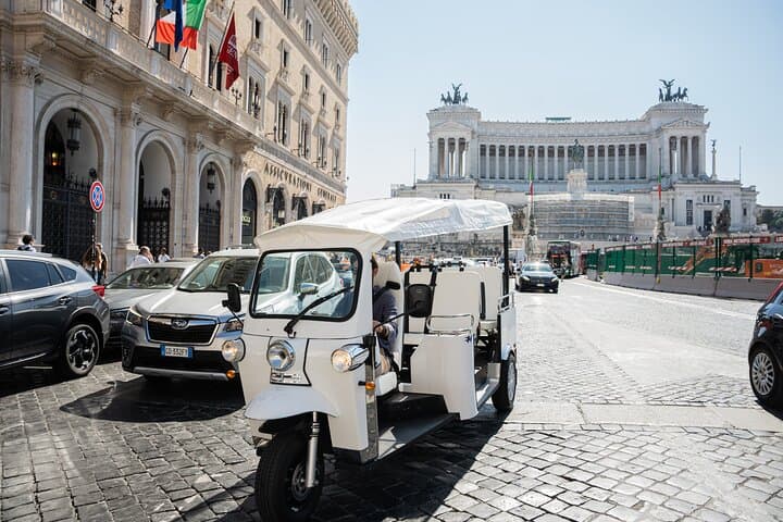 Rome Tuk-Tuk Tour with Prosecco: Hidden Gems & Panoramas photo 2