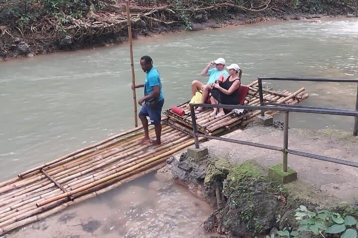 White River Bamboo Rafting in Ocho Rios — Relaxing Family Bamboo Raft Excursion photo 5