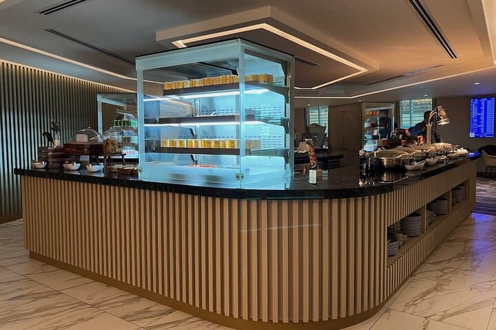 Pearl Lounge AUH: Abu Dhabi VIP Airport Lounge Access photo 3