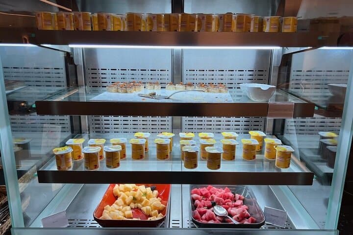 Pearl Lounge AUH: Abu Dhabi VIP Airport Lounge Access photo 5