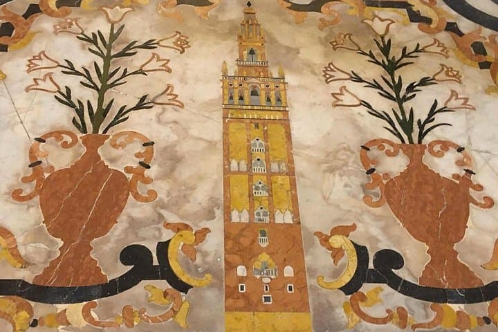 Private Visit to Seville Cathedral: Guided Tour of La Giralda and Historic Artworks photo 3