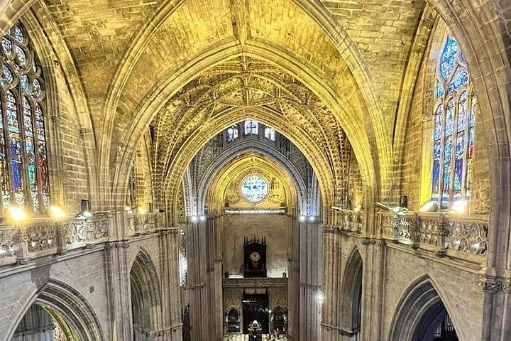 Private Visit to Seville Cathedral: Guided Tour of La Giralda and Historic Artworks photo 4