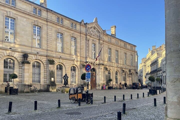Explore Bordeaux on Foot: Small-Group Guided Walking Tour photo 4