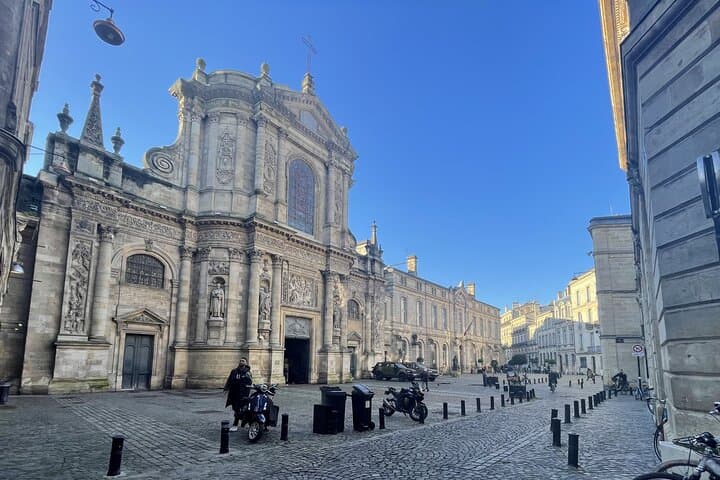 Essential Bordeaux: Private 2-Hour Walking Tour with a Local photo 4