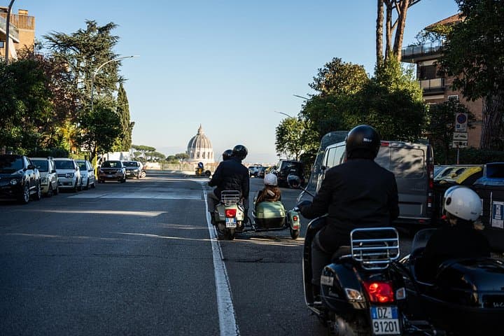 Rome Vespa Sidecar Tour: 2-Hour Private City Drive With Prosecco & Hotel Pickup photo 3