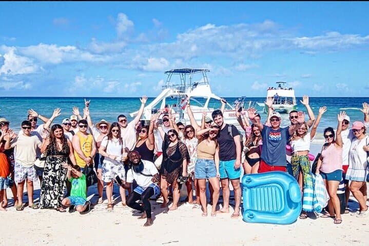 Private Punta Cana Catamaran: Half-Day Snorkel, Natural Pool & Open Bar photo 3