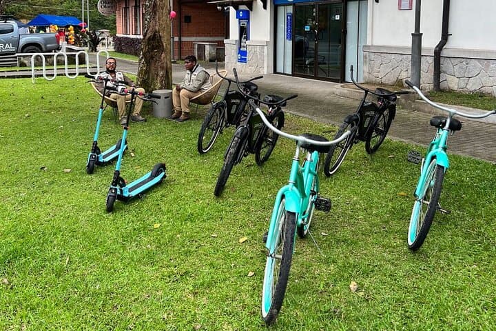 Private 3-Hour Cycling Tour Around El Valle de Antón — Petroglyphs, Views & Local Flavors photo 4