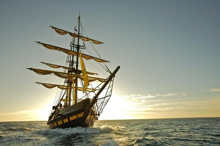 Sunset Pirate Boat Adventure in Cabo San Lucas — Pirate Party Cruise to El Arco photo 4