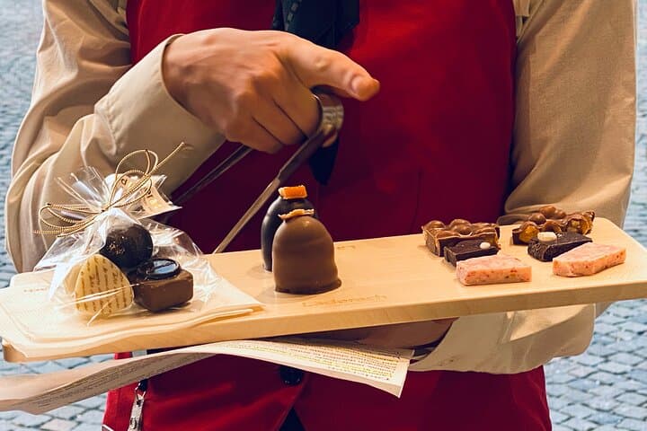 Lucerne CH Experience: Chapel Bridge, Chocolate, Cheese & Castle Views photo 6