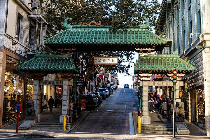 San Francisco Spectral Secrets: Private 90-Minute Ghost Hunting Tour photo 3