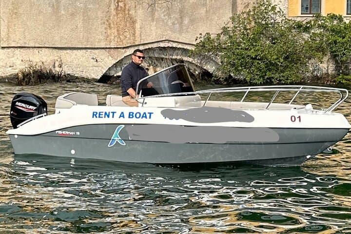 Two-Hour Scenic Boat Tour on Lake Como — Villas, Views & Practical Tips photo 4