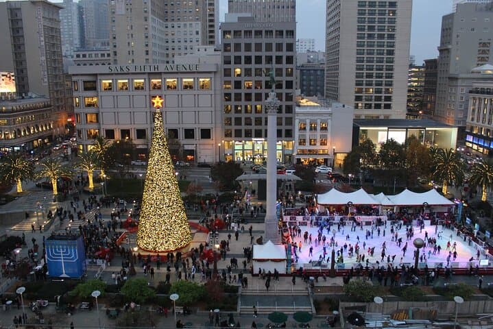 San Francisco Holiday Lights Private Walking Tour photo 3