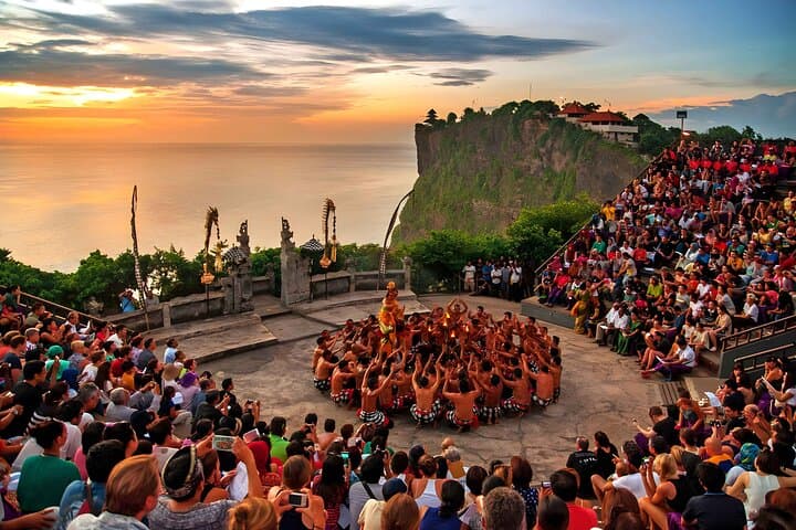 Nusa Penida Snorkeling and Uluwatu Sunset Tour — Manta Rays, Cliffs & Jimbaran Seafood photo 2