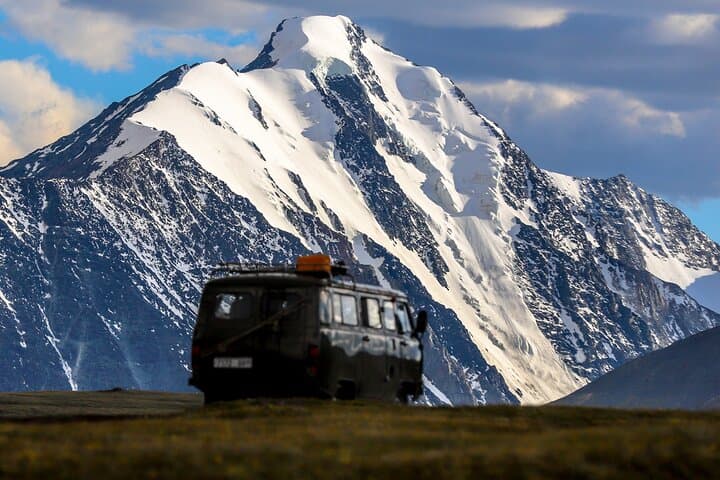 Altai Tavan Bogd Hiking & Malchin Peak Climb — 7-Day Mongolia Trek photo 2