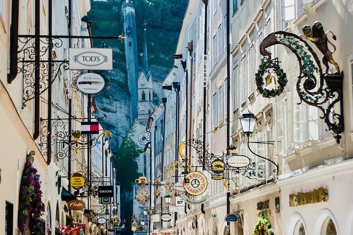 Private Transfer from Prague to Salzburg with a Stop in Český Krumlov photo 3
