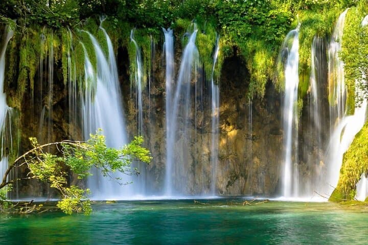 Plitvice Lakes Private Sightseeing Tour from Zagreb — Pet-Friendly Day Trip