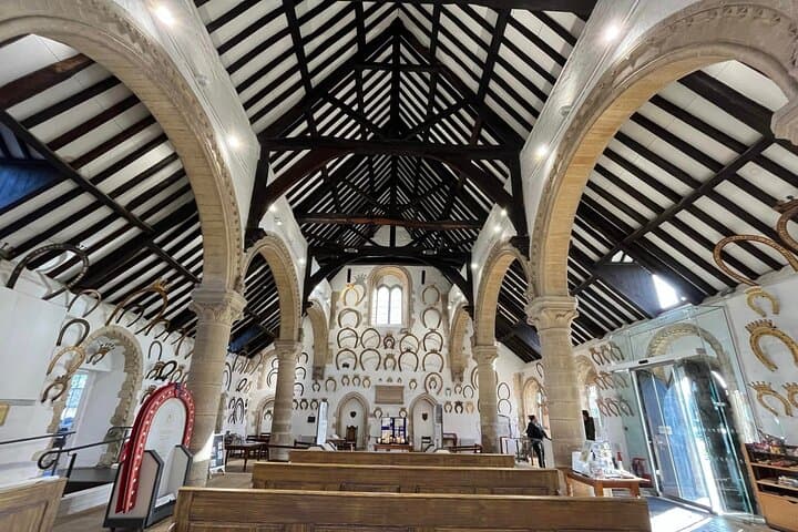 Oakham Private Walking Tour: Castle, Market & Foodie Stroll (2–4 hrs)