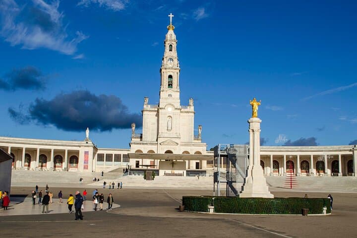 Private Tour of Fátima Sanctuary with Official Guide