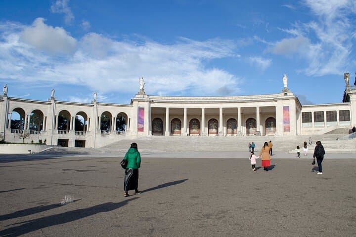 Private Tour of Fátima Sanctuary with Official Guide photo 2