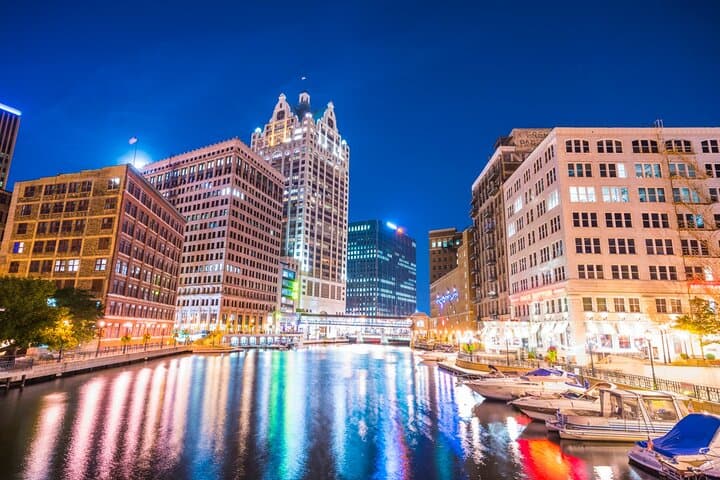 Milwaukee Magic: Private Christmas Lights Tour Guide photo 3
