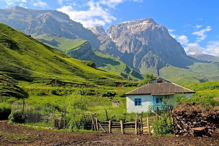 Shahdag Alpine Odyssey: Skiing Shahdag & Candy Cane Mountains Day Tour photo 2