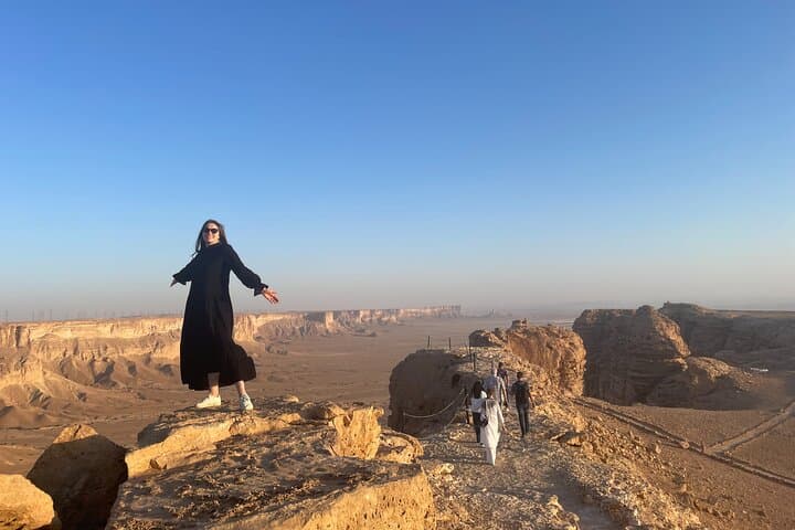 Darb AlMangour Hike — Sunset Ridge on the Tuwaiq Escarpment