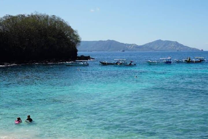 Bali Blue Lagoon Snorkeling, Lempuyang Temple & Waterfall Day Tour photo 4