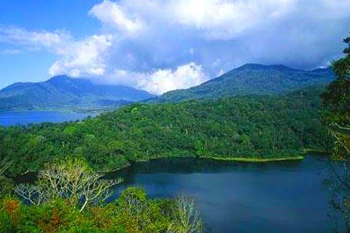 Tanah Lot, Jatiluwih Rice Terraces & Bedugul Twin Lakes — Full-Day Cultural and Nature Tour photo 3