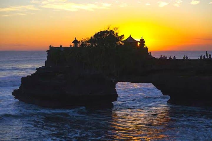 Tanah Lot, Jatiluwih Rice Terraces & Bedugul Twin Lakes — Full-Day Cultural and Nature Tour photo 1