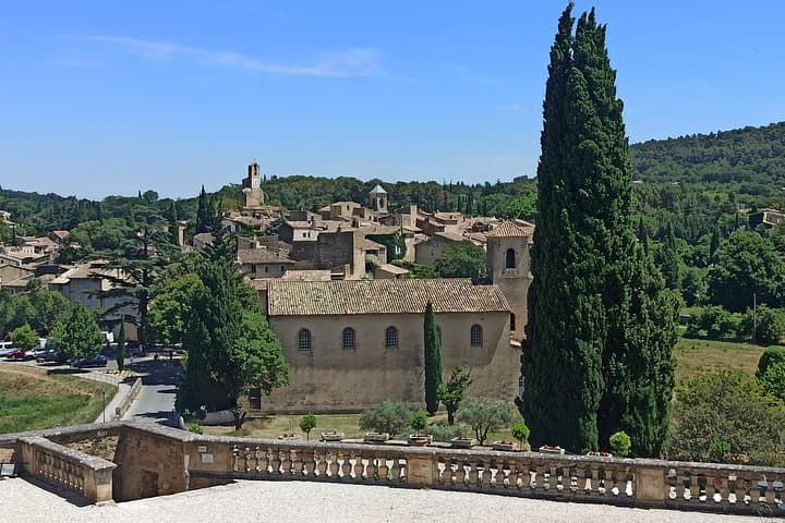 Private Guided Luberon Villages Tour: Gordes, Lourmarin & Roussillon Day Trip photo 3