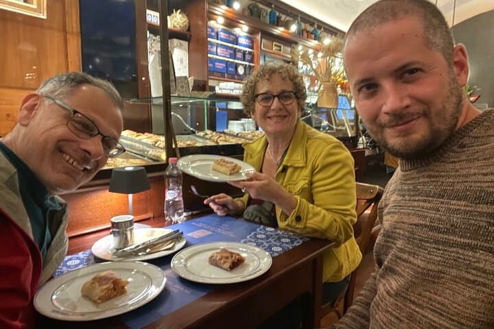 Budapest Bites: Street Food Walking Tour with 5 Tastings photo 3