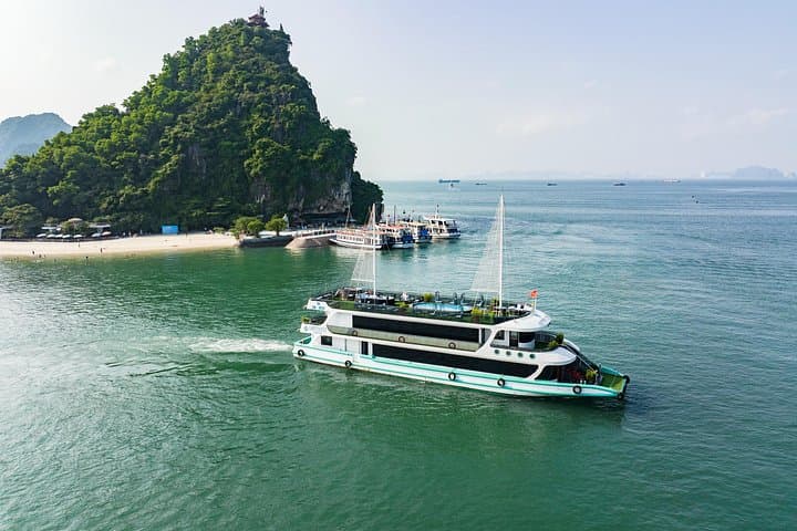 Luxury Halong Bay Day Cruise: Amethyst One-Day Trip from Hanoi