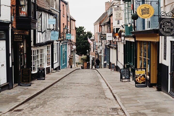 Lincoln Private Walking Tour: Cathedral, Castle & Roman Heritage photo 5