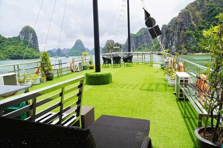 budget-halong-bay-cruise-day-trip-from-hanoi photo 6