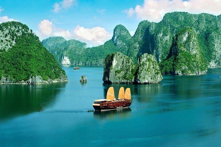 Halong Bay to Ninh Binh: 5-Day Private Vietnam Highlights Tour photo 5
