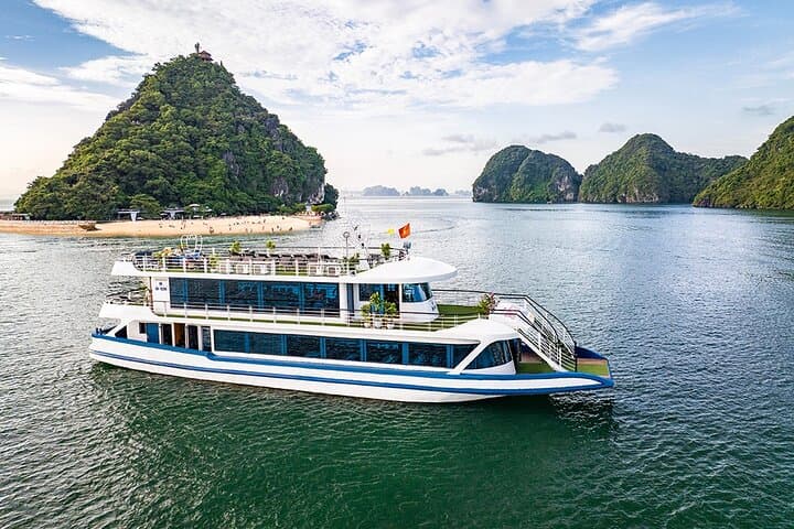 Hercules Luxury Cruise: 6-Hour Halong Bay Day Cruise to Sung Sot Cave, Luon Cave & Ti Top