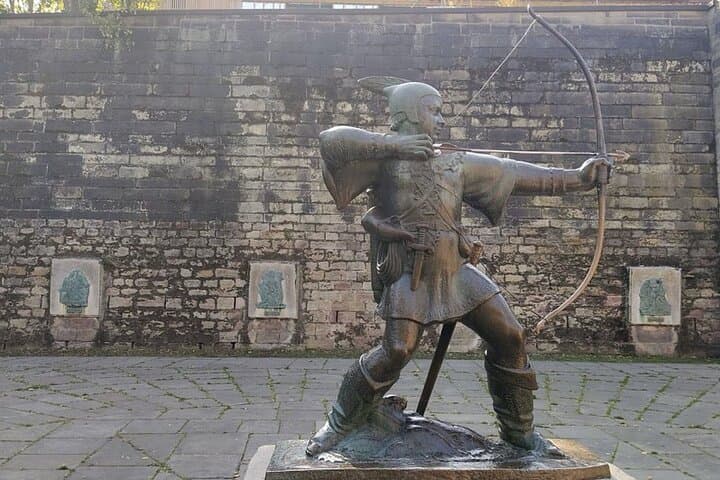 Explore Nottingham & Robin Hood: Private Guided Walking Tour